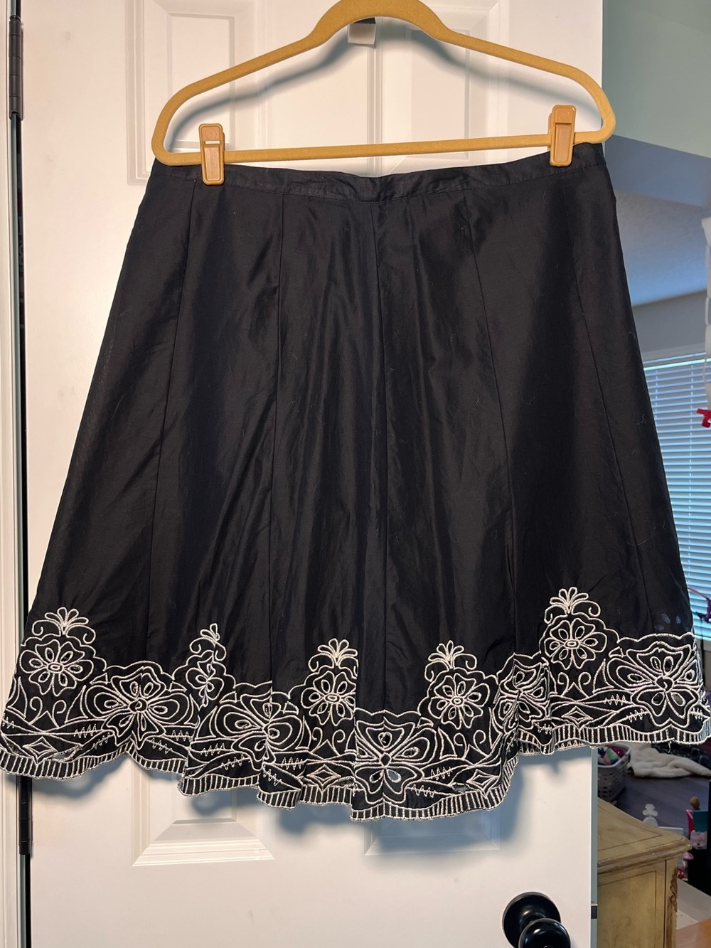 Apt 9 Black White Embroidered A Line Skirt Size 16 Scalloped Hem